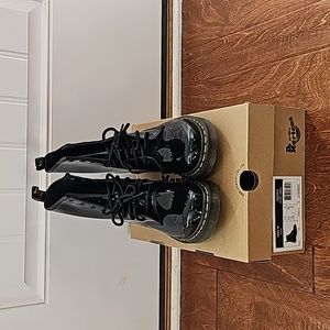 Dr. Martens - Like New